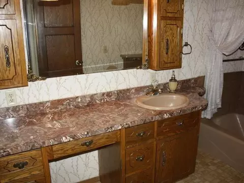 112 E Sycamore Ave, Linton, ND 58552 photo 8
