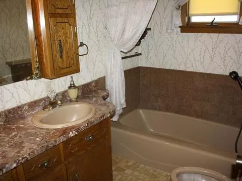 112 E Sycamore Ave, Linton, ND 58552 photo 9