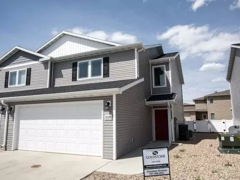 2609 Douglas Pl SE, Mandan, ND 58554 photo 2