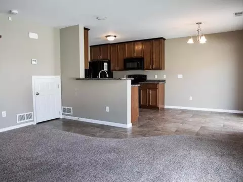 2609 Douglas Pl SE, Mandan, ND 58554 photo 5