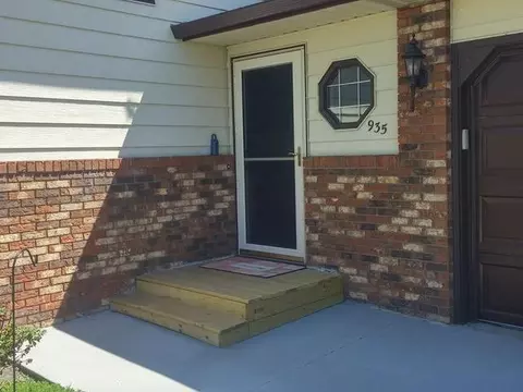 935 Capitol Ave E, Bismarck, ND 58501 photo 2