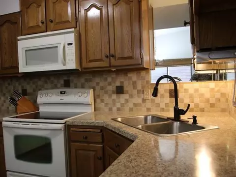 413 Brandon Dr E, Bismarck, ND 58503 photo 5