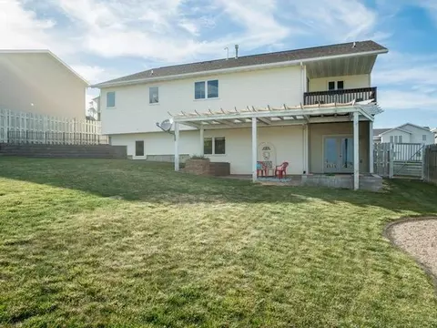 3423 Crocus Ave, Bismarck, ND 58501 photo 4