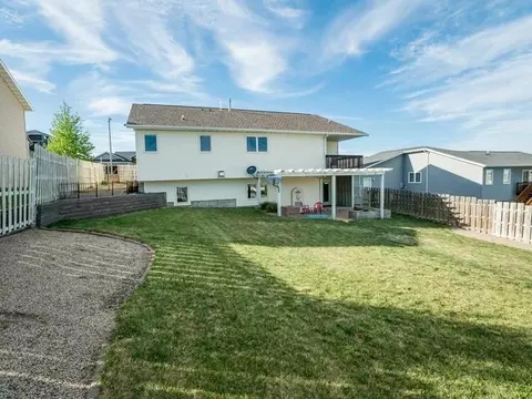 3423 Crocus Ave, Bismarck, ND 58501 photo 5