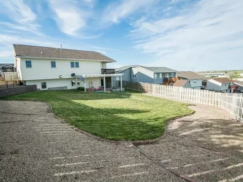 3423 Crocus Ave, Bismarck, ND 58501 photo 6