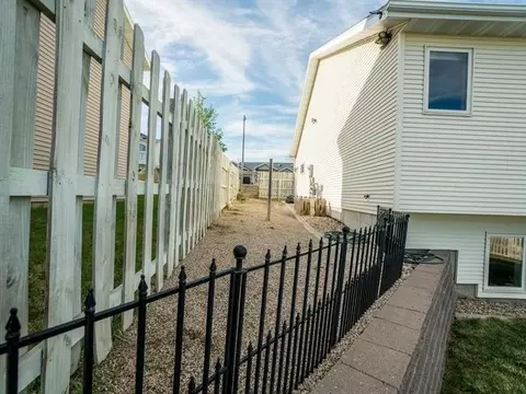 3423 Crocus Ave, Bismarck, ND 58501 photo 7