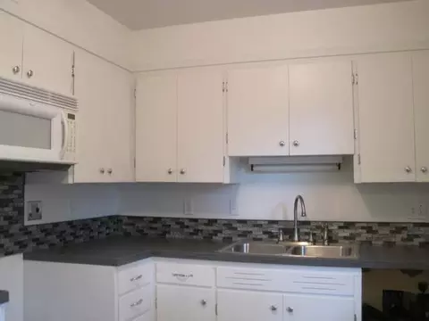 1307 Apache St, Bismarck, ND 58501 photo 2