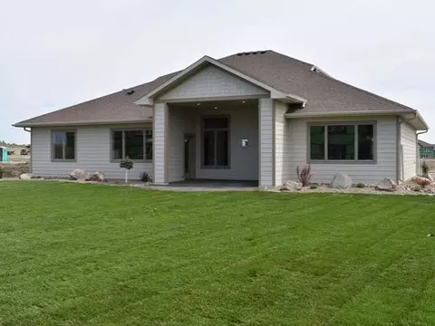 1119 Community Lp, Bismarck, ND 58503 photo 3