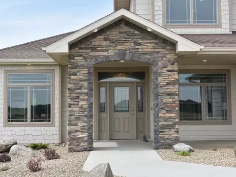 1119 Community Lp, Bismarck, ND 58503 photo 2