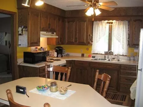 207 Brandon Dr E, Bismarck, ND 58503 photo 3