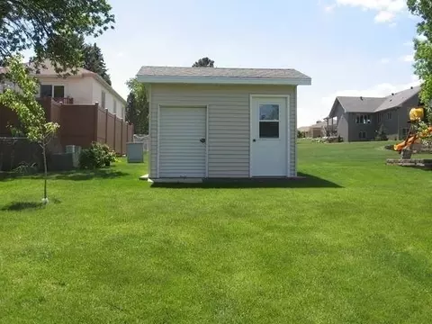 207 Brandon Dr E, Bismarck, ND 58503 photo 12