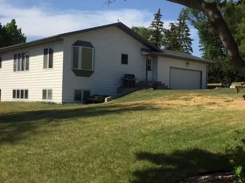 414 3rd St, Washburn, ND 58577 photo 2