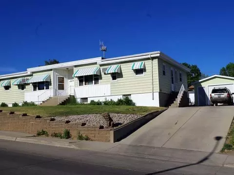 804 Collins Ave, Mandan, ND 58554 photo 3