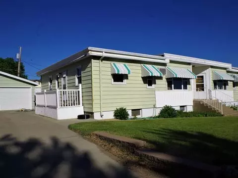 804 Collins Ave, Mandan, ND 58554 photo 2