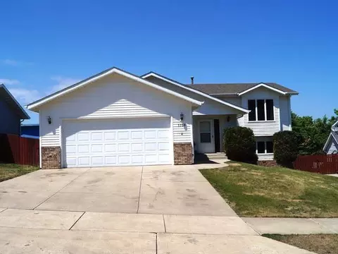1709 9 Ave SE, Mandan, ND 58554 photo 1