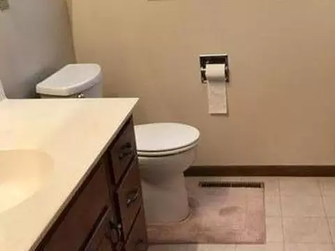 718 Wachter Ave E, Bismarck, ND 58504 photo 9