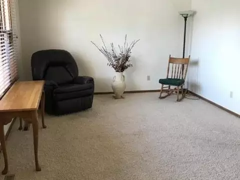 718 Wachter Ave E, Bismarck, ND 58504 photo 5