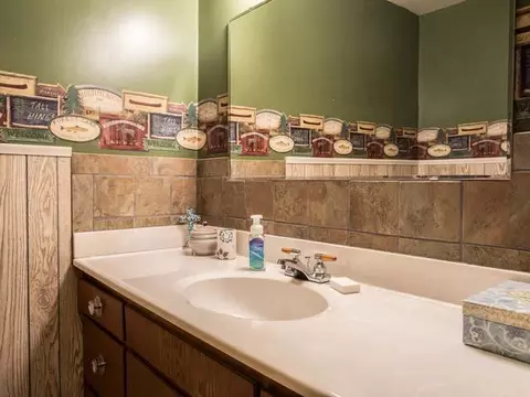 1702 Laforest Ave, Bismarck, ND 58501 photo 8