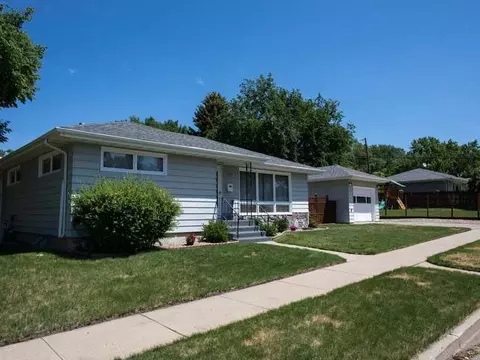 1702 Laforest Ave, Bismarck, ND 58501 photo 2