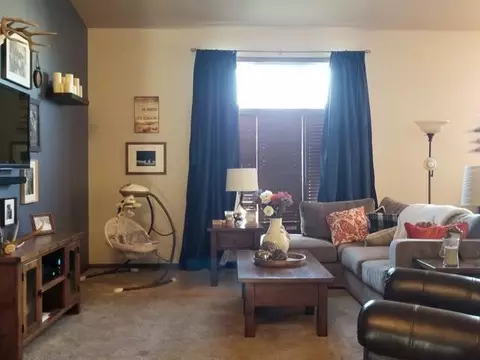 1707 Calgary Lp, Bismarck, ND 58503 photo 2
