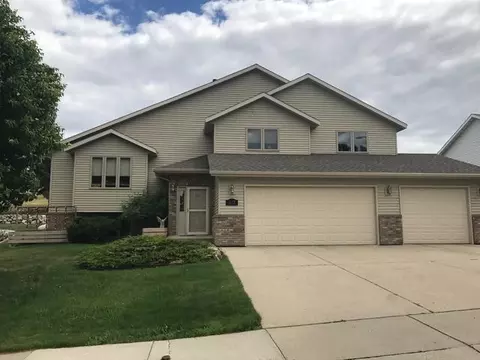 537 Juniper Dr, Bismarck, ND 58503 photo 1