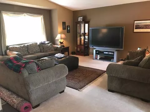 537 Juniper Dr, Bismarck, ND 58503 photo 2