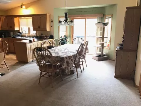 537 Juniper Dr, Bismarck, ND 58503 photo 3