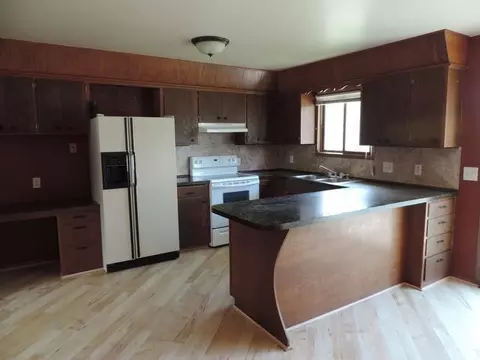 209 Interstate Ave E, Bismarck, ND 58503 photo 2