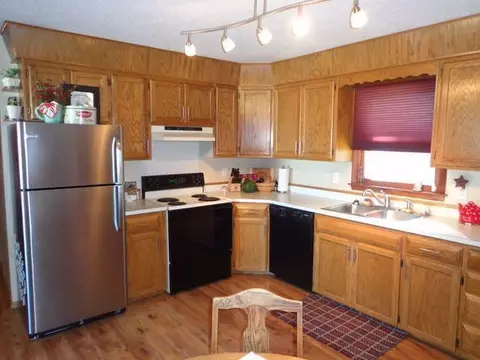 1302 6th St NW, Mandan, ND 58554 photo 4