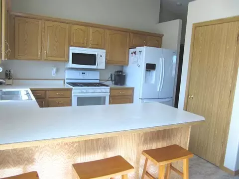 945 Alberta Ave, Bismarck, ND 58503 photo 2