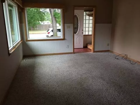 404 Main St W, Beulah, ND 58523 photo 2