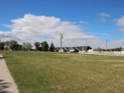 3301 Devon Pl, Bismarck, ND 58504 photo 3