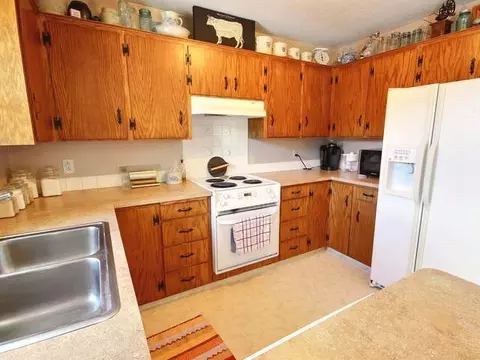 1203 Simle Dr, Bismarck, ND 58501 photo 5