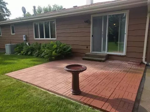 122 Estevan Dr, Bismarck, ND 58503 photo 2