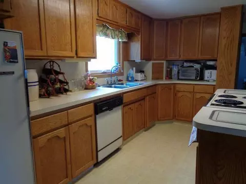 111 College St, Flasher, ND 58535 photo 4