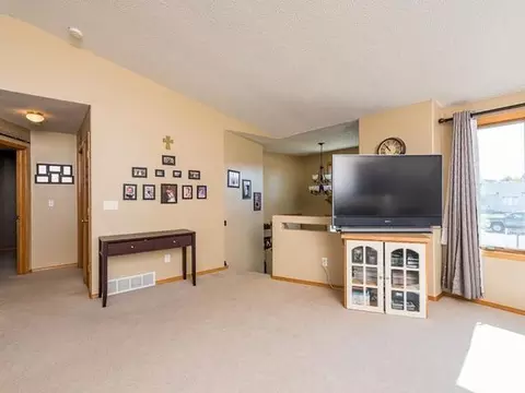 1007 Plainview Dr SE, Mandan, ND 58554 photo 6