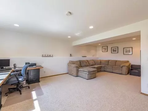 1007 Plainview Dr SE, Mandan, ND 58554 photo 13