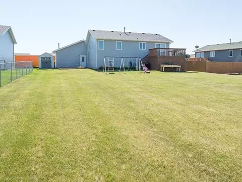 1007 Plainview Dr SE, Mandan, ND 58554 photo 21