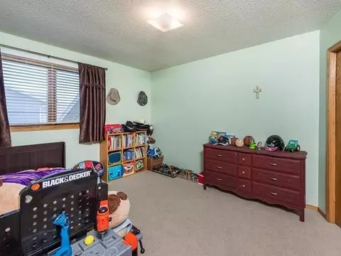 1007 Plainview Dr SE, Mandan, ND 58554 photo 9