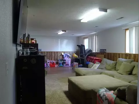 1608 Omaha Dr E, Bismarck, ND 58504 photo 10