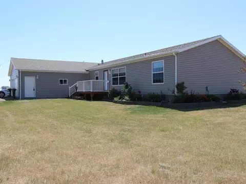 2594 Abbott Ln, Mandan, ND 58554 photo 2
