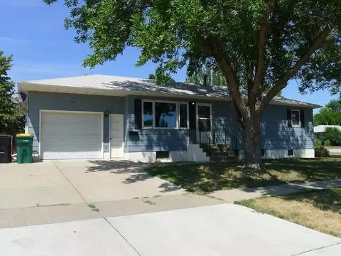 1416 Ingals Ave E, Bismarck, ND 58504 photo 1
