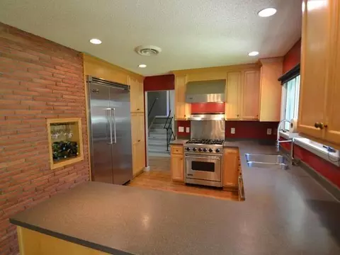1003 E Highland Acre Rd, Bismarck, ND 58501 photo 5