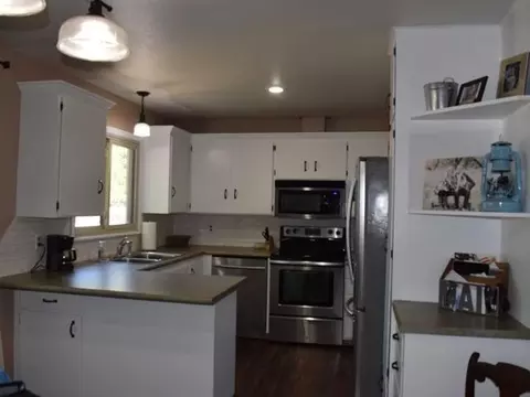 1913 Assumption Dr, Bismarck, ND 58501 photo 5