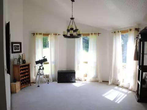 3325 Hackberry St, Bismarck, ND 58503 photo 4