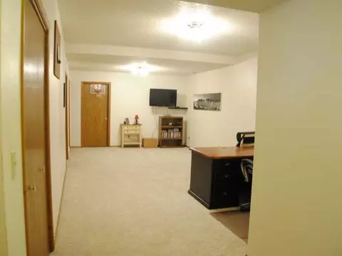 3325 Hackberry St, Bismarck, ND 58503 photo 22