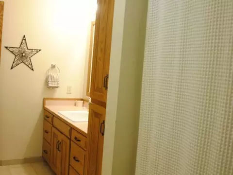 3325 Hackberry St, Bismarck, ND 58503 photo 29