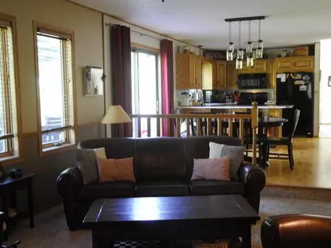 3325 Hackberry St, Bismarck, ND 58503 photo 5