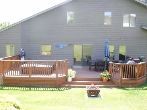 3325 Hackberry St, Bismarck, ND 58503 photo 2
