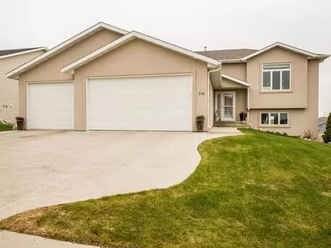 218 Slate Dr, Bismarck, ND 58503 photo 1